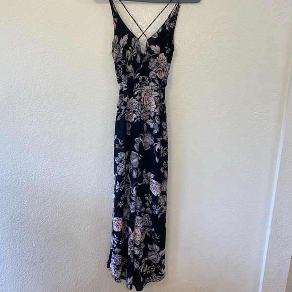 ASTR Front Tie Waist Dress| Black Floral Print‎ - Picture 12 of 16